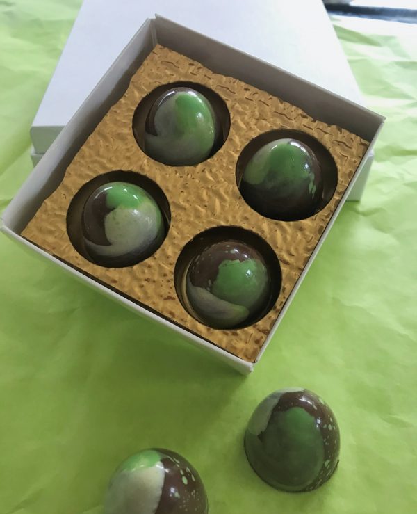 Gift box of 4 assorted truffles - Image 6
