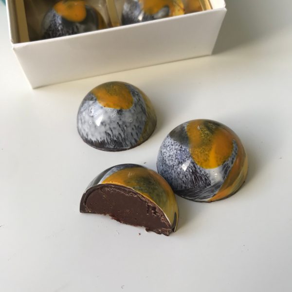 Gift box of 9 assorted truffles - Image 2
